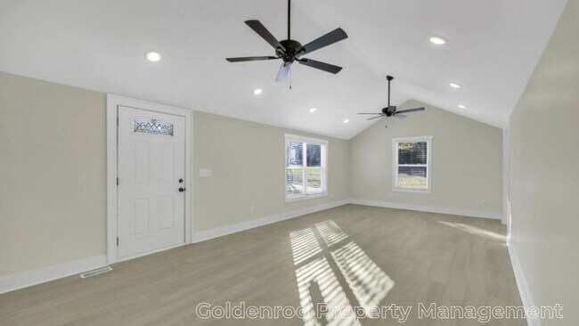 Building Photo - 116 Nix Cir