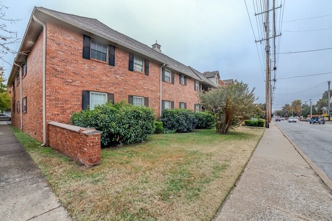 Building Photo - Fully furnished condo unit - all bills paid