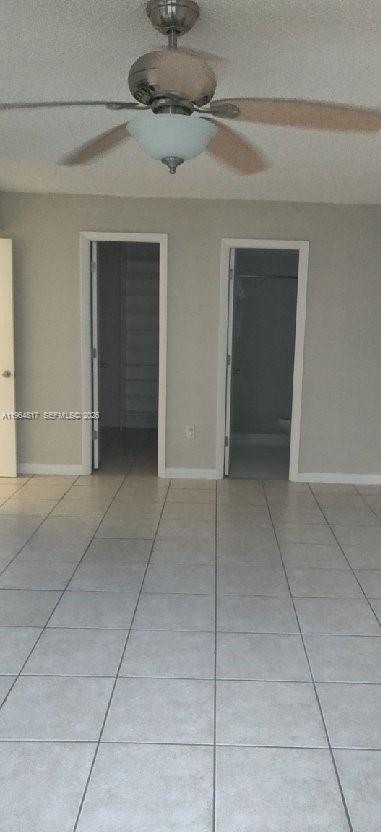 Building Photo - 9320 Fontainebleau Blvd