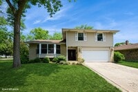 Building Photo - 2102 E Robinhood Ln