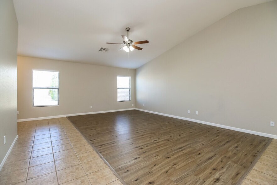 Building Photo - 39433 N Parisi Cir