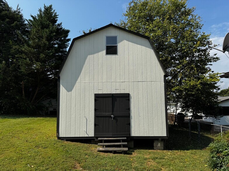 Building Photo - 228 Brampton Rd