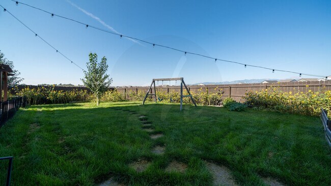 Building Photo - Stunning Two-Story in Desirable Lorson Ranch
