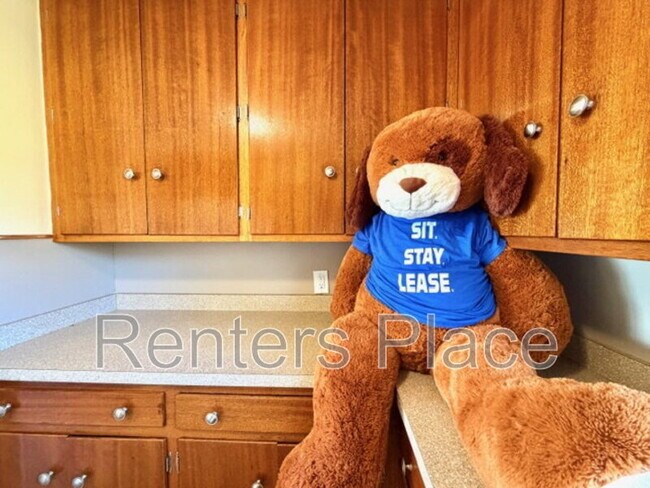 Building Photo - 4920 S Maybelle Ave