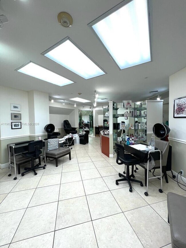 Building Photo - 1111 Crandon Blvd