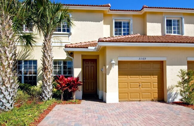 Building Photo - 3222 NW 31st Terrace