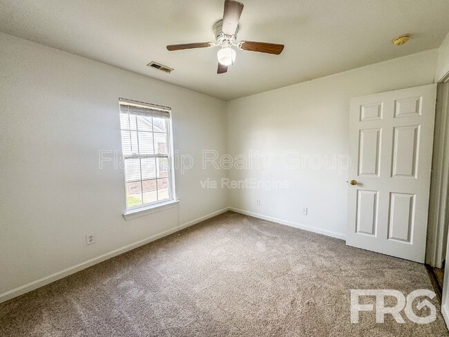 Building Photo - 5170 Deveron St