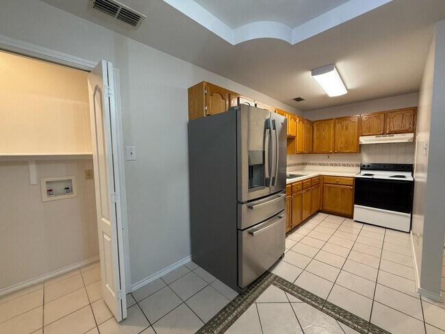 Building Photo - 506 Shiloh Dr