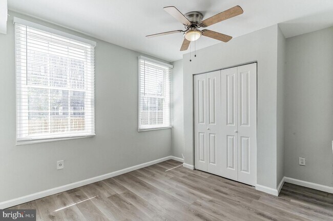 Building Photo - 1223 Simms Pl NE