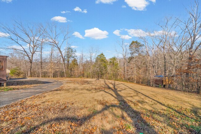 Building Photo - 3 Bedroom 2 Bath Country Home For Rent in Dover!