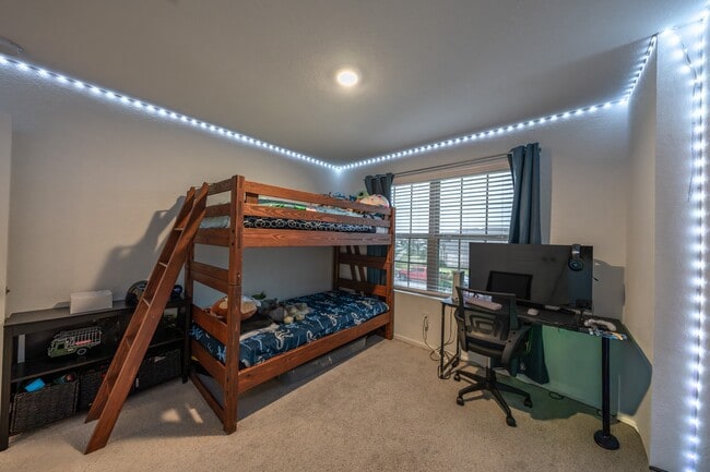 Building Photo - 9335 Pavonia Fawn Dr