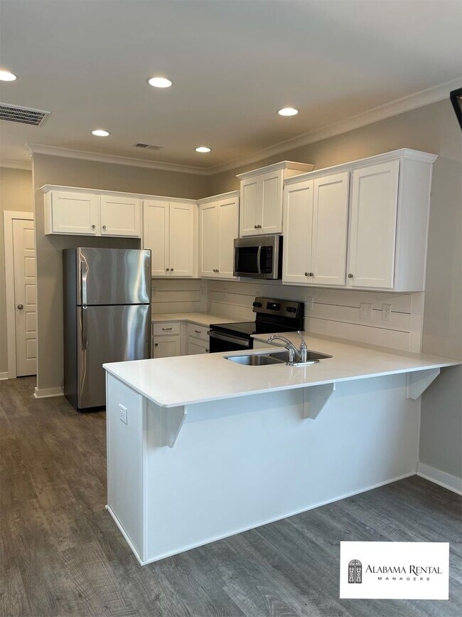 Building Photo - Beautiful Home for Rent in Calera, AL... A...