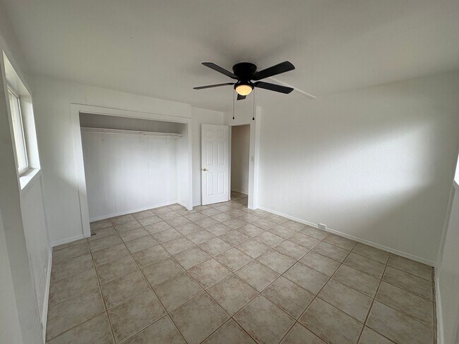 Building Photo - Rare 5 bedroom, 3 bath PET FRIENDLY HOUSE in KAILUA!