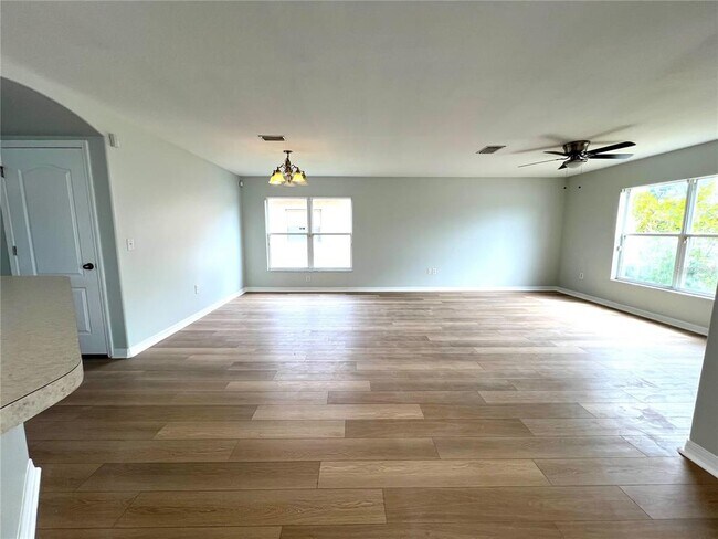 Building Photo - 10631 Shady Preserve Dr