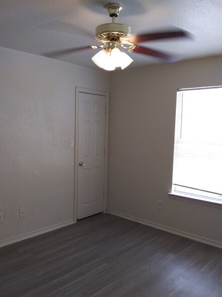 Building Photo - 3407 Barcelona Dr
