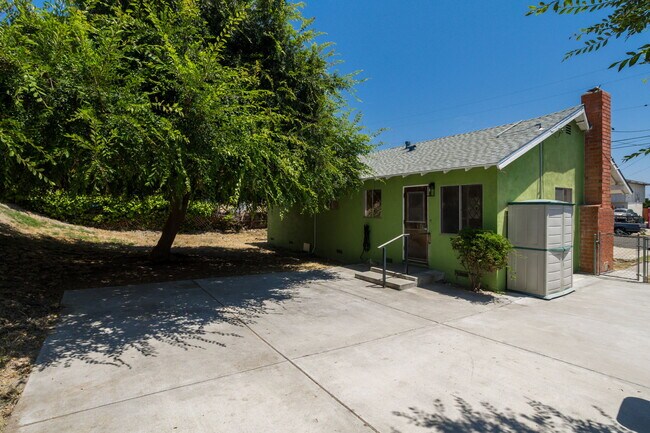 Building Photo - 6352 Clyde Ave