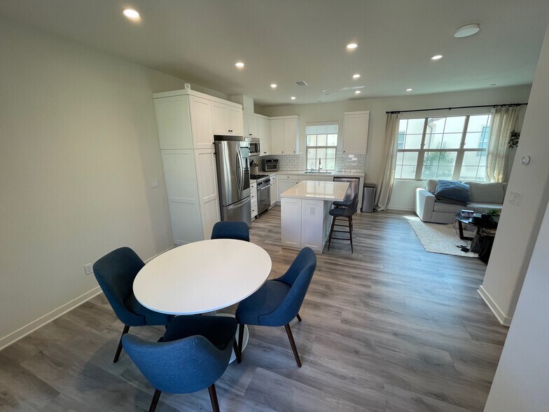 Building Photo - 152 Elkhorn