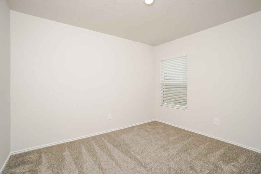 Building Photo - 519 Roquefort St