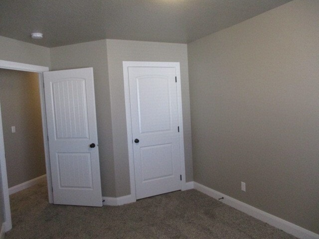Building Photo - 3 Bed 2.5 Bath -Newer town home living in ...