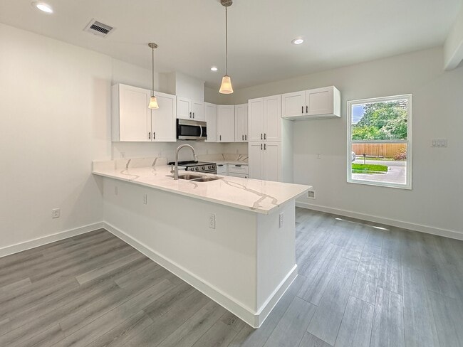 Building Photo - 8617 Hoffman St