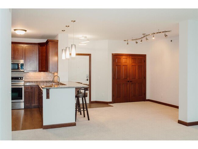 Building Photo - 2670 Kelley Pkwy