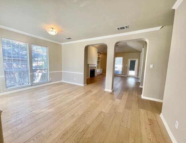 Building Photo - 707 Belmark Ct