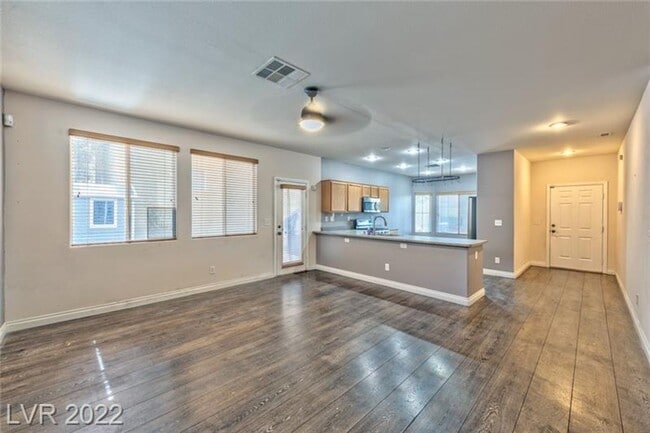 Building Photo - 3BD/2.5BA | Open-Concept Living in Gated Cottages at Southern Hills