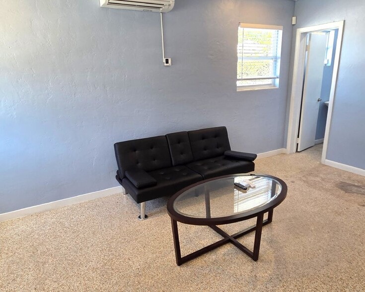 Building Photo - 921 Ridgewood Ave