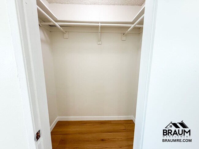 Building Photo - 13115 Oxnard St