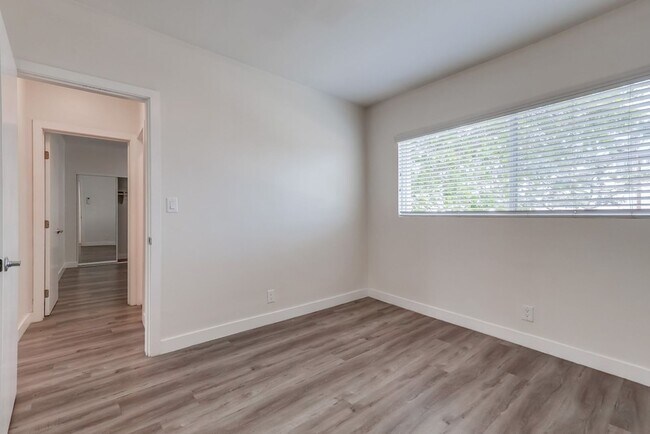 Building Photo - 715 N Marlborough Ave