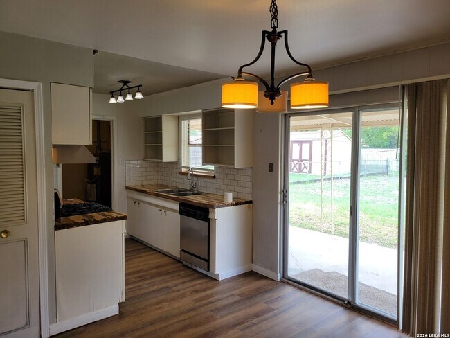 Building Photo - 5405 Borchers Dr