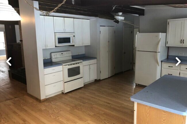 Building Photo - 16376 IL-173