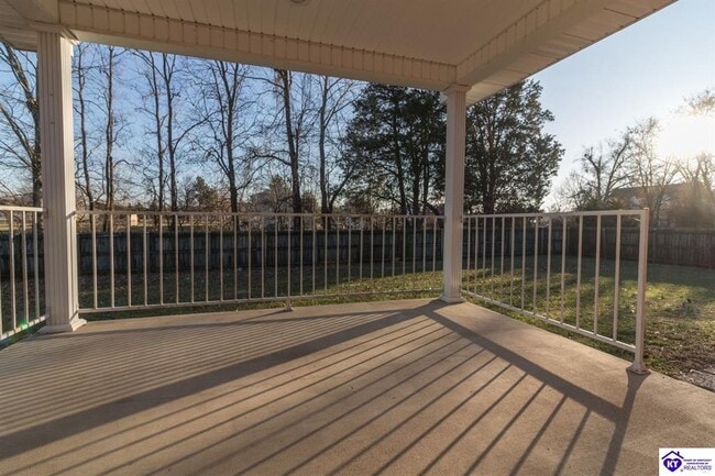 Building Photo - 318 Emmaus Cir