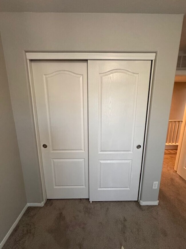Building Photo - 3 Bedroom Home in a Gated Community! North...