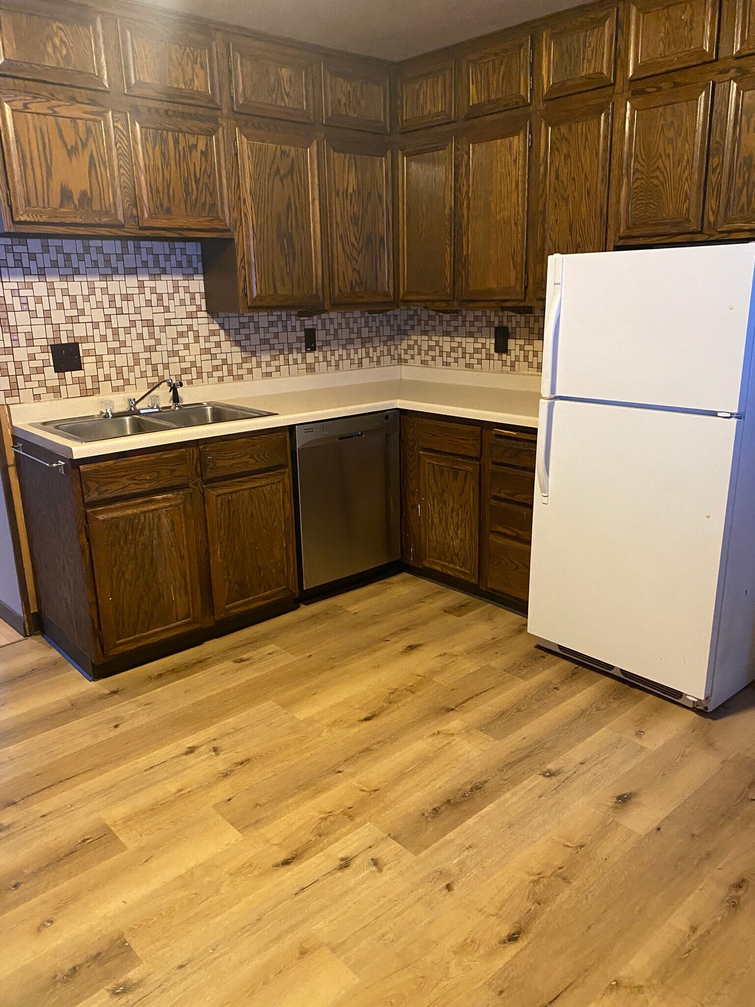 Building Photo - 1107 N 7th Ave E