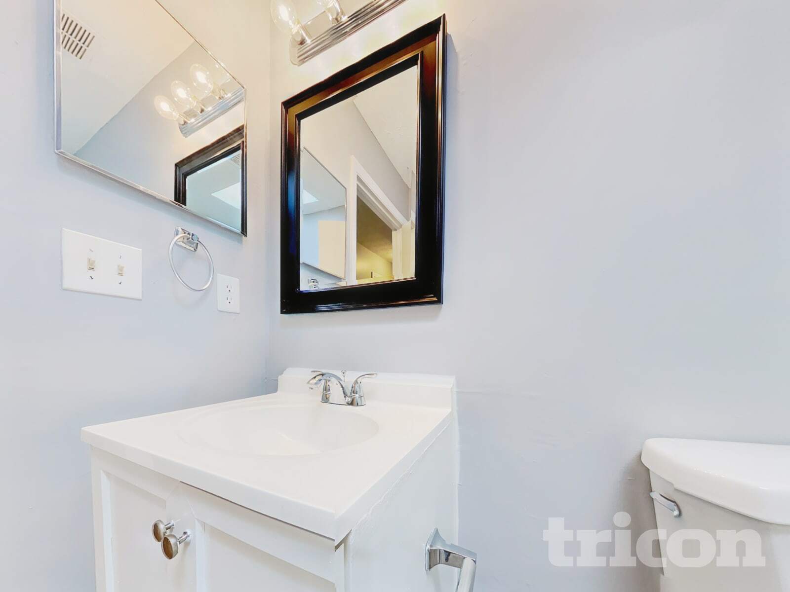 Building Photo - 1372 Inman Ct