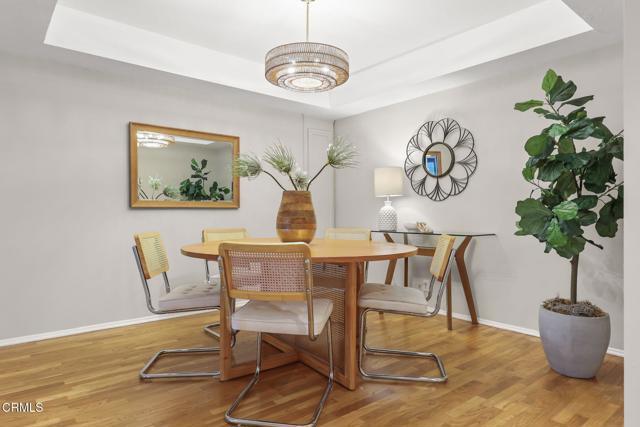 Building Photo - 640 S Lake Ave