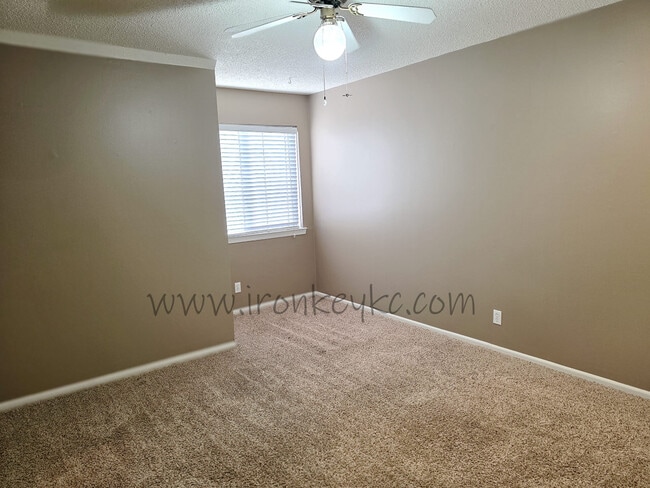 Building Photo - 10176 Haskins St