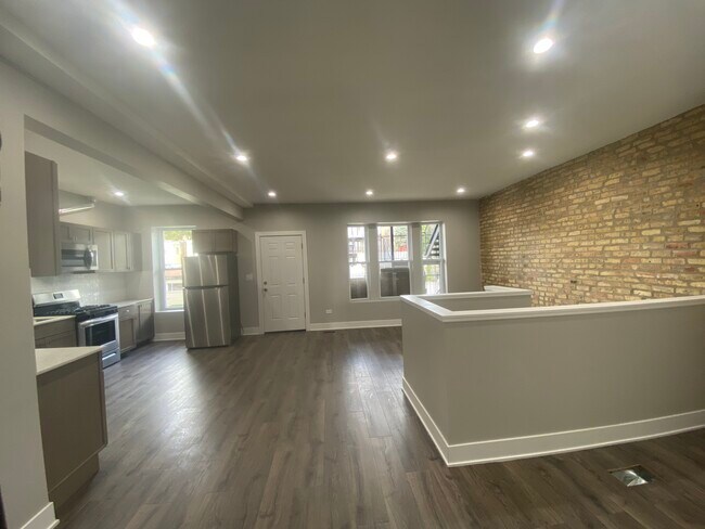 Building Photo - 4234 W Crystal St