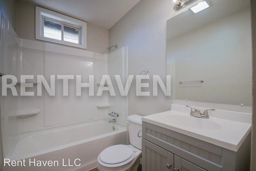 Building Photo - 1213 State Rd S-28-908