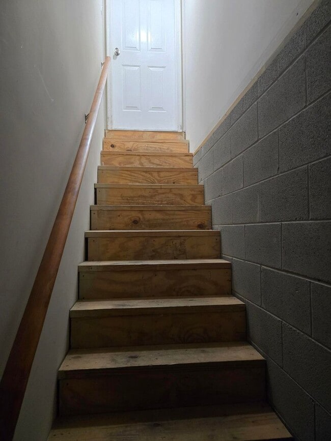 Building Photo - Spacious 2-Bedroom Townhome – End Unit with Private Deck & Garage