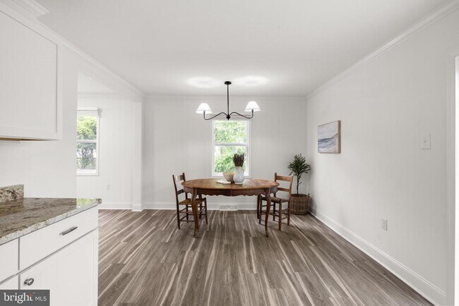 Building Photo - 1164 Fairfax Pike
