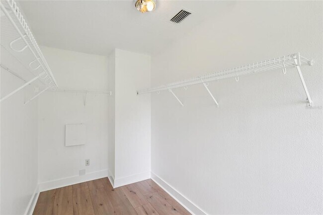 Building Photo - 9225 Stone River Pl