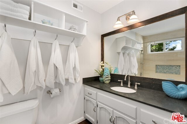 Building Photo - 710 N Guadalupe Ave