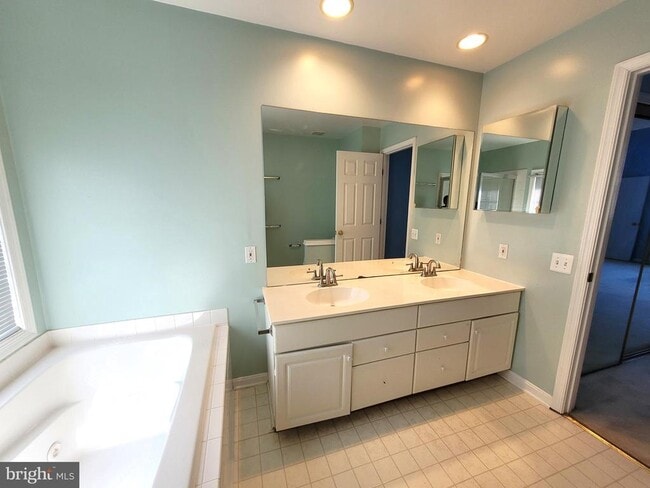 Building Photo - 6012 Ricketts Walk