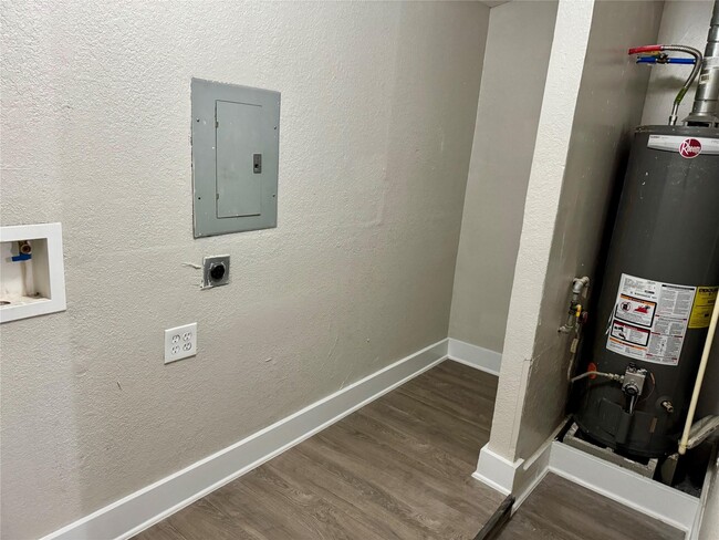 Building Photo - 10206 Buena Park Dr