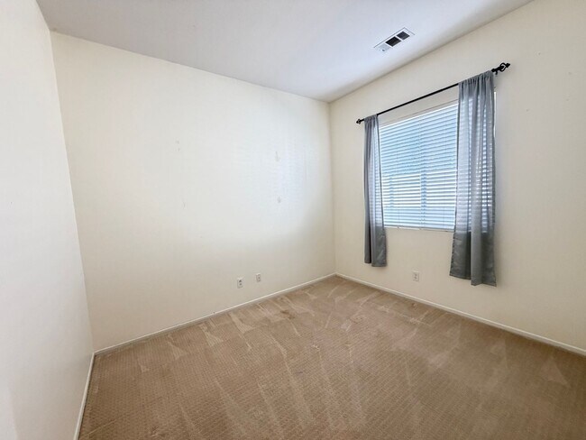 Building Photo - Paseo Del Sol Single Story 4 Bedroom House for Rent