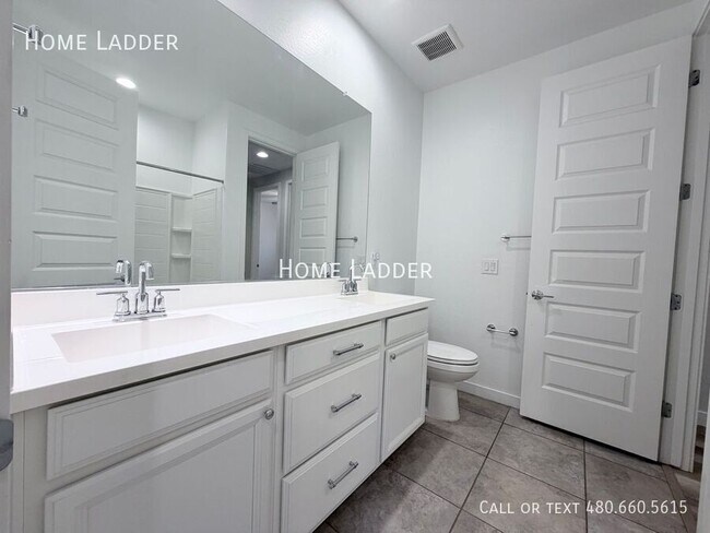 Building Photo - 2881 E 27th Ave