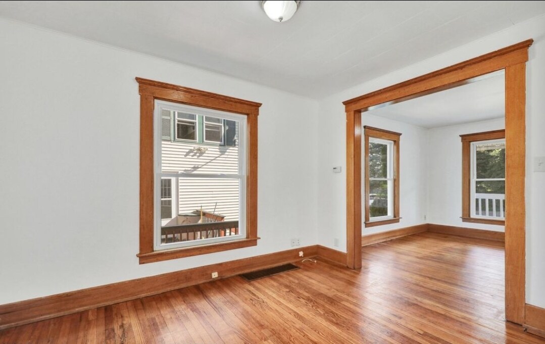 Building Photo - 1404 Linval St