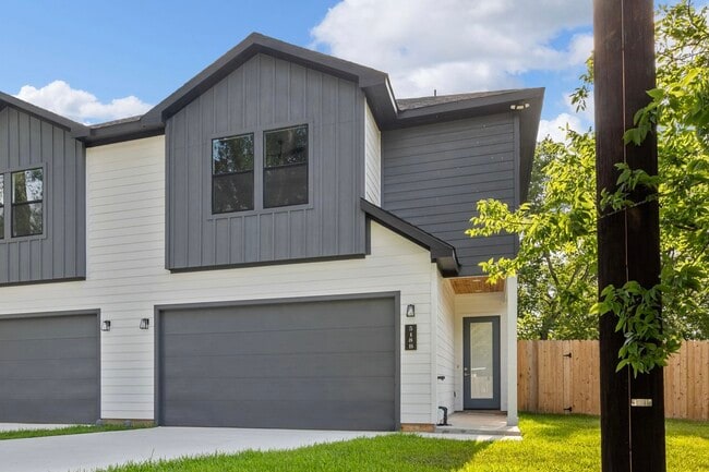 Primary Photo - 518 Clinton St